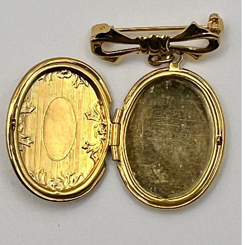Unbranded Locket Brooch Pin Womens OS Gold Excellent Floral Bow Etched Dangle